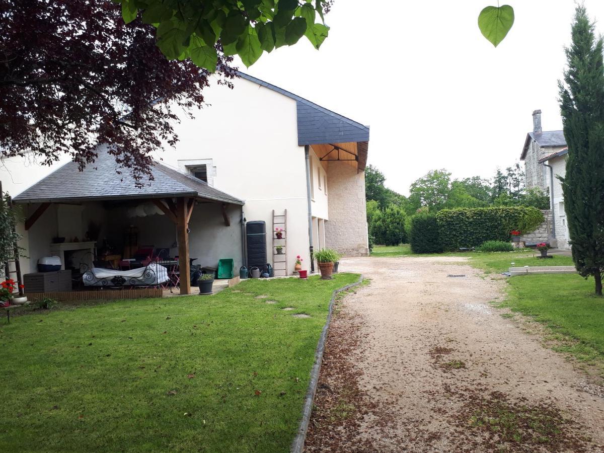 Gite Amanala Poitou Saint-Genest-d'Ambiere Esterno foto