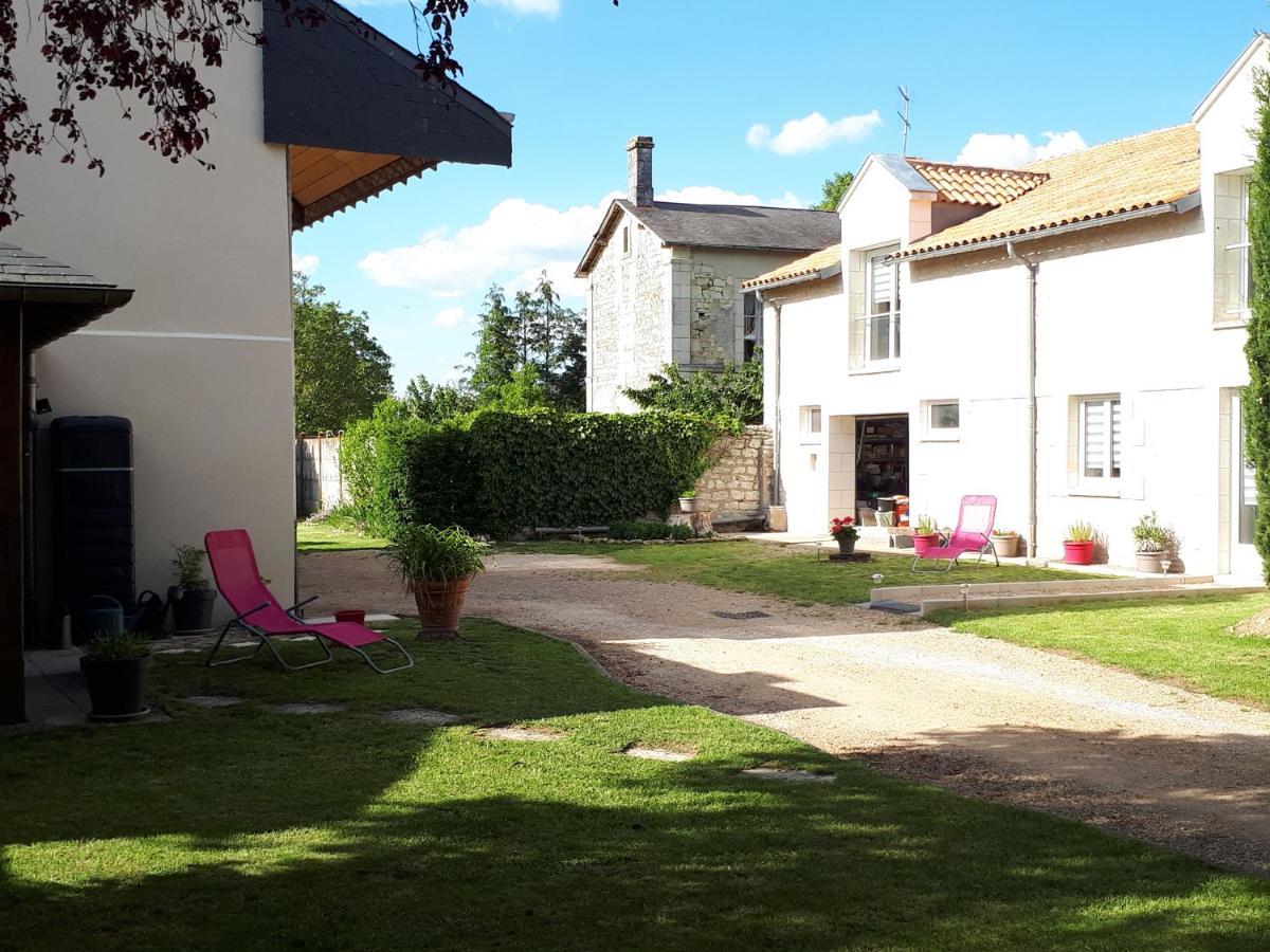 Gite Amanala Poitou Saint-Genest-d'Ambiere Esterno foto