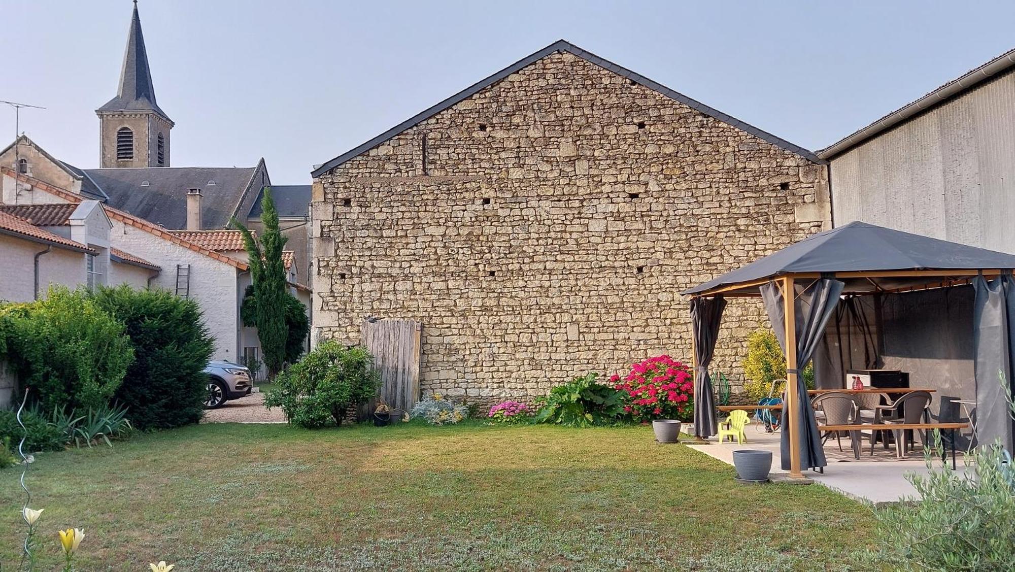 Gite Amanala Poitou Saint-Genest-d'Ambiere Esterno foto