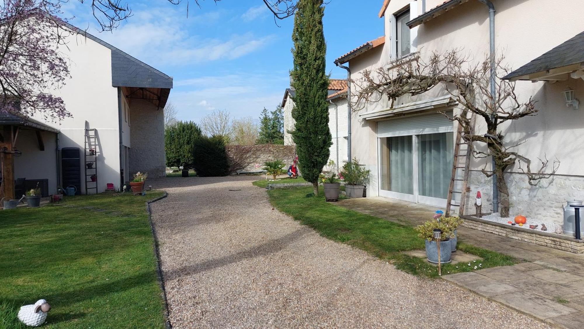 Gite Amanala Poitou Saint-Genest-d'Ambiere Esterno foto